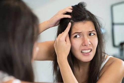 西安植发医生告诉你女性脱发怎么治