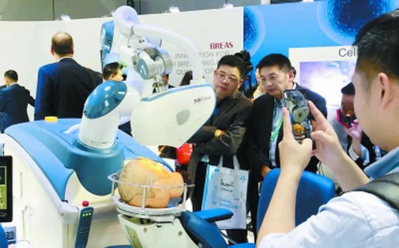 手术成功率更高的植发机器人会取代植发医生吗？