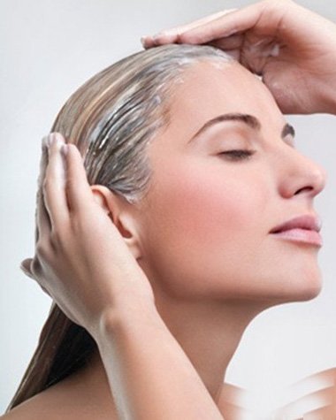 护发素在头发上停留多久最好 使用护发素伤头发吗